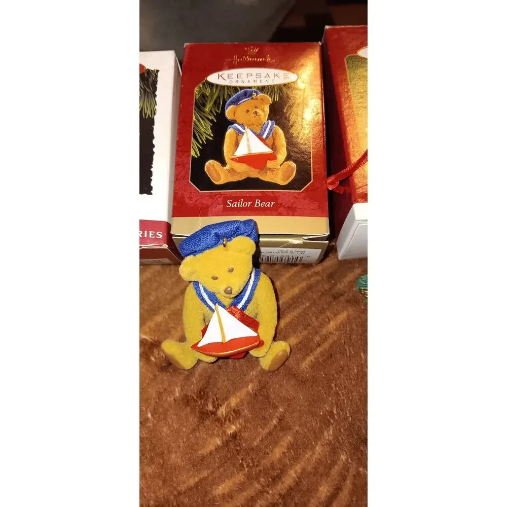 Hallmark Keepsake Lot Of 6 Christmas Ornaments ( All in Original Boxes ) Nice